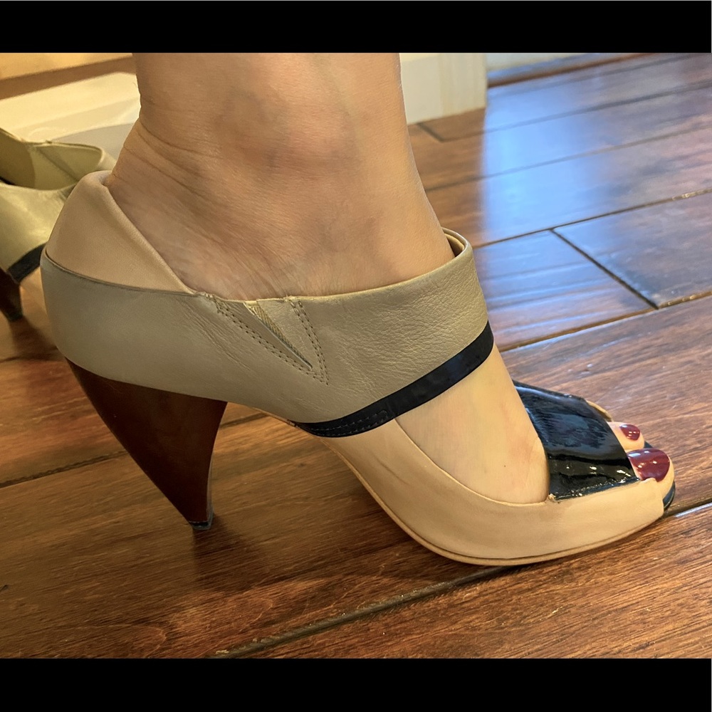 Finsk sandals size 38 leather